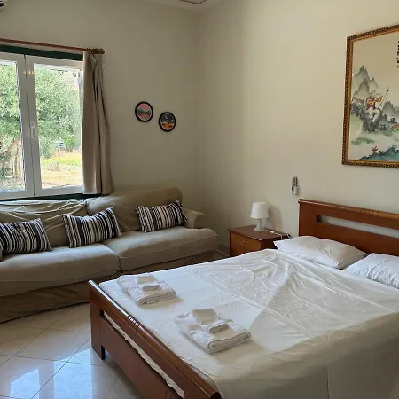 بيت للعطل Authentic Greek Garden House In غزيلوكاسترون